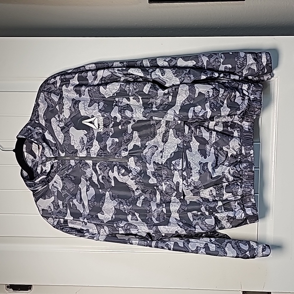 NWOT Reebok XL camo grey winderbreaker pullover